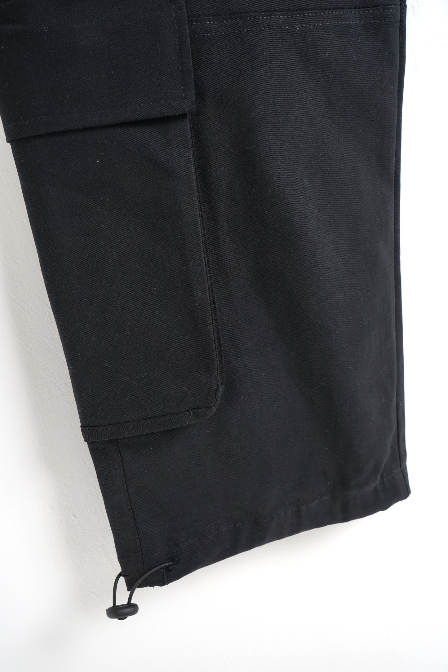 Pantalone nero cargo